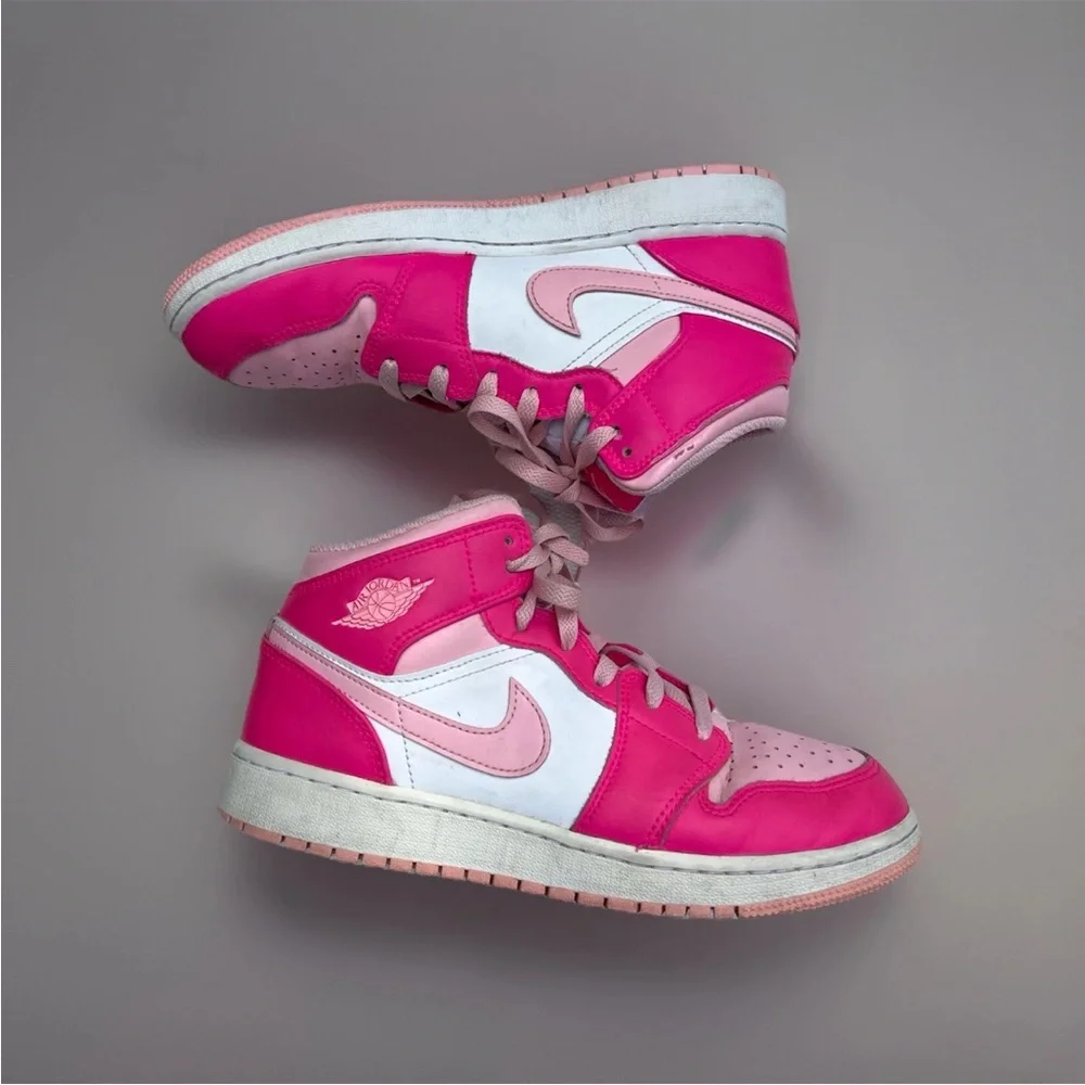 Nike Jordan 1 Mid Fierce Pink GS Youth Size 6.5 Sneakers